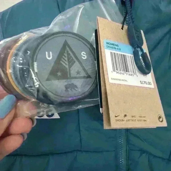 NWT Nike ACG $170 Therma-fit USA
Team Packable "ROPE DE DOPE"
Vest Women, Medium - Picture 3 of 10